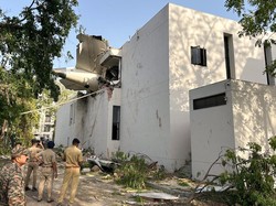 Cerita Dokter yang Selamat dari Laka Pesawat Tabrak Gedung di India