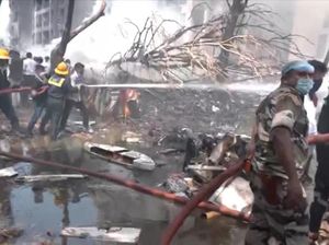 Video Kondisi Terkini di Lokasi Jatuhnya Pesawat Air India Video Kondisi Terkini di Lokasi Jatuhnya Pesawat Air India