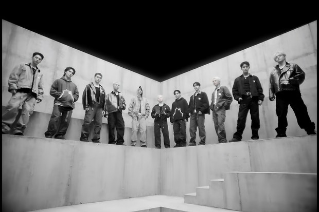 Potret SEVENTEEN dalam video klip 'Bad Influence'