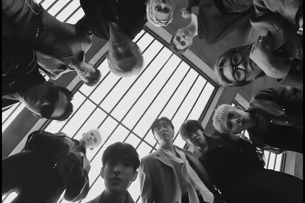 Potret SEVENTEEN dalam video klip 'Bad Influence'