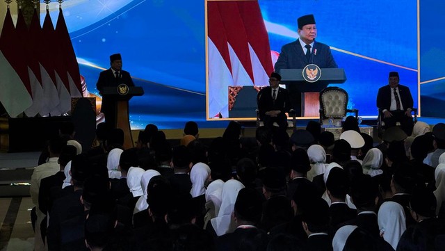 Berita Seputar Selebriti Insertlive Terkini : Segini Rincian Gaji Hakim Indonesia Sebelum Dinaikkan 280 Persen oleh Prabowo