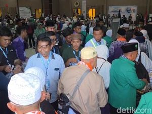 1 Jemaah Kloter 1 Debarkasi Surabaya Tak Ikut Pulang Bareng Rombongan 1 Jemaah Kloter 1 Debarkasi Surabaya Tak Ikut Pulang Bareng Rombongan