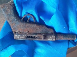 Penampakan Senpi Ditemukan Warga Saat Cari Pakan Kambing di Poso