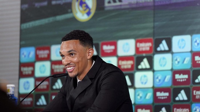 Soccer Football - Real Madrid unveil Trent Alexander-Arnold - Ciudad Real Madrid, Valdebebas, Madrid, Spain - June 12, 2025 New Real Madrid player Trent Alexander-Arnold during the press conference REUTERS/Ana Beltran