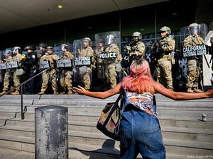 Trump Dituding Langgar Demokrasi, Gunakan Militer Lawan Warga Sipil Trump Dituding Langgar Demokrasi, Gunakan Militer Lawan Warga Sipil