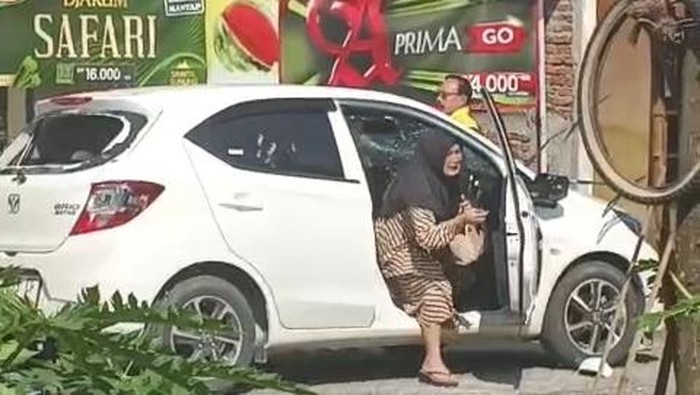 Video booming suami amuk istri Bojonegoro gegara disangka selingkuh Video booming suami amuk istri Bojonegoro gegara disangka selingkuh