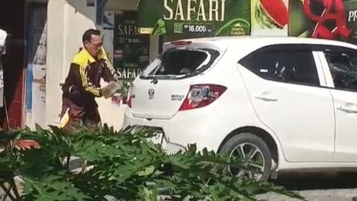 Video booming suami amuk istri Bojonegoro gegara disangka selingkuh Video booming suami amuk istri Bojonegoro gegara disangka selingkuh