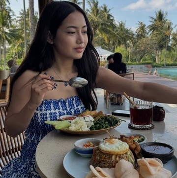 Selebgram Wendy Ayu Sarapan di Bali dan Makan Malam di Jepang