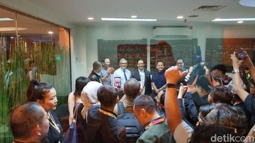Ahok-Anies Bertemu di Jakarta Future Festival, Salaman hingga Foto Bareng