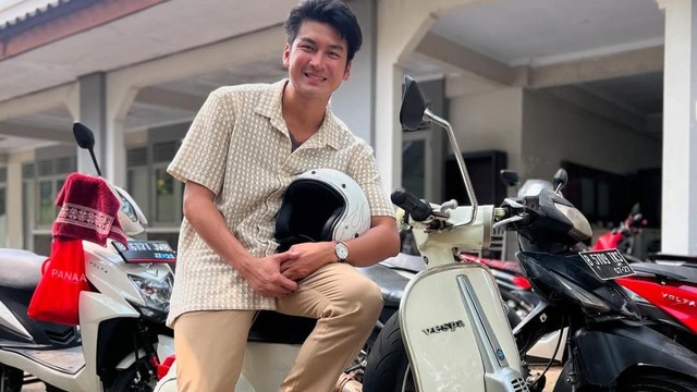 Gosip Terkini Selebriti Insertlive : Dihujat Usai Kritik Pemain Timnas Indonesia, Anrez Adelio: Kualitas SDM Suporter Rendah
