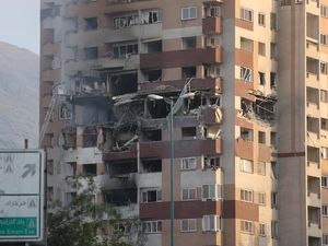 China Ingatkan Warganya di Israel Waspada Usai Serangan ke Iran China Ingatkan Warganya di Israel Waspada Usai Serangan ke Iran