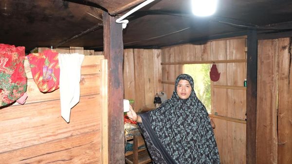 Berakhir Sudah 15 Tahun Hidup dalam Gelap Gulita