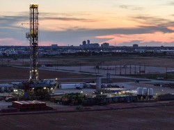 Benar Saja, Harga Minyak Langsung Terbang Tinggi Usai AS Serang Iran