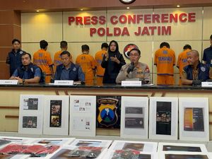 Jaringan Grup Gay di Jatim Dibongkar Polisi, Ini 5 Faktanya Jaringan Grup Gay di Jatim Dibongkar Polisi, Ini 5 Faktanya