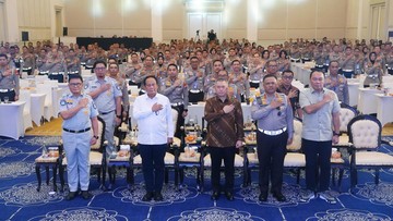 Kakorlantas Beri Penghargaan ke Jajaran Berprestasi, Ini Daftarnya