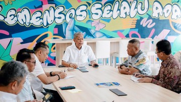 Wamensos Agus Jabo &amp; Bupati Tulungagung Bertemu Bahas Sekolah Rakyat