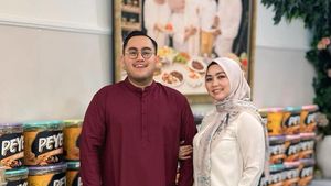 8 Gaya Hijab Lala Nurlela, Kakak Ipar Syahrini yang Dijodohkan dengan Nassar