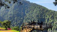 Menikmati Keindahan Gunung Ciremai Sambil Berkemah