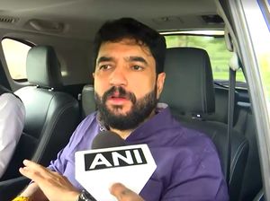 Video: Menteri Penerbangan Sipil Cek Lokasi Jatuhnya Peristiwa Air India