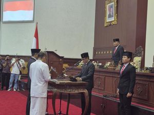 I Made Sudariana Dilantik Jadi Anggota DPRD Gianyar Melalui PAW I Made Sudariana Dilantik Jadi Anggota DPRD Gianyar Melalui PAW