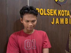 Rajes Sempat Dengar Suara Gaduh Saat Pergoki Kekasih Ibunya Tanpa Busana Rajes Sempat Dengar Suara Gaduh Saat Pergoki Kekasih Ibunya Tanpa Busana