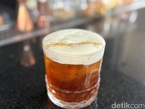 Puas Makan Steak hingga Racikan Mocktail Unik di Kafe Hotel Mewah Ini