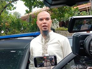 Ahmad Dhani Buat Video Pembelaan karena Mulan Terus Difitnah Ahmad Dhani Buat Video Pembelaan karena Mulan Terus Difitnah