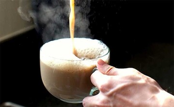 Amsyong! Wanita Ini Dikenakan Biaya 'Tarik' saat Pesan Kopi