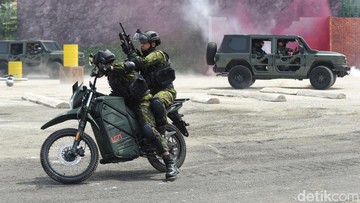 Aksi Seru! Denwalsus Kemhan Unjuk Gigi di Indo Defence Expo 2025