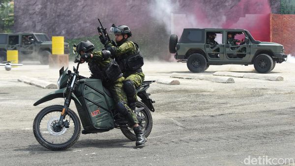 Aksi Seru! Denwalsus Kemhan Unjuk Gigi di Indo Defence Expo 2025