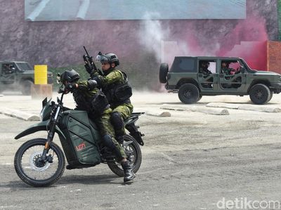 Aksi Seru! Denwalsus Kemhan Unjuk Gigi di Indo Defence Expo 2025