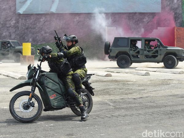Aksi Seru! Denwalsus Kemhan Unjuk Gigi di Indo Defence Expo 2025