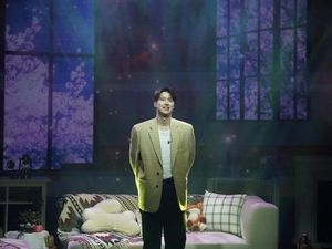 Video: Gong Myung Kakak Doyoung NCT Dilarikan ke Rumah Sakit