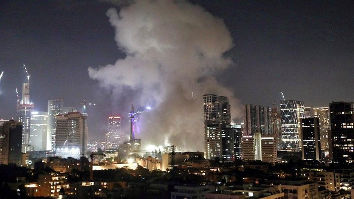 Iran balas serangan Israel, hantam Tel Aviv dengan rudal balistik Iran balas serangan Israel, hantam Tel Aviv dengan rudal balistik