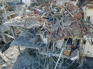 Balas-balasan Serangan Berujung Israel dan Iran Porak-poranda