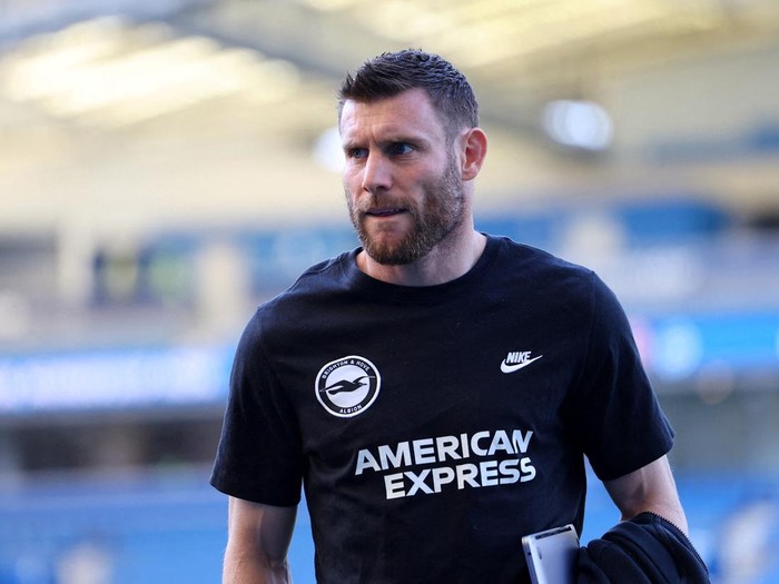FILE PHOTO: Soccer Football - Premier League - Brighton & Hove Albion v Chelsea - The American Express Community Stadium, Brighton, Britain - May 15, 2024 Brighton & Hove Albion's James Milner on the pitch before the match REUTERS/Toby Melville EDITORIAL USE ONLY. NO USE WITH UNAUTHORIZED AUDIO, VIDEO, DATA, FIXTURE LISTS, CLUB/LEAGUE LOGOS OR 'LIVE' SERVICES. ONLINE IN-MATCH USE LIMITED TO 120 IMAGES, NO VIDEO EMULATION. NO USE IN BETTING, GAMES OR SINGLE CLUB/LEAGUE/PLAYER PUBLICATIONS. PLEASE CONTACT YOUR ACCOUNT REPRESENTATIVE FOR FURTHER DETAILS../File Photo