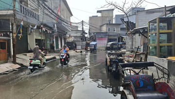 Alasan Warga Muara Angke Tetap Bertahan Meski Sering Dilanda Banjir Rob