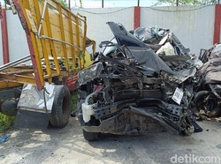 Laka Maut Tewaskan Ketua PCNU Pamekasan-Istri Diduga Sopir Microsleep