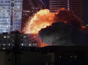 Serangan Balasan Iran, Ledakan Terdengar di Tel Aviv dan Yerusalem Serangan Balasan Iran, Ledakan Terdengar di Tel Aviv dan Yerusalem