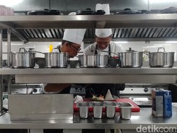 Bebek Bumbu Hitam yang Mengguggah Selera ala Myze Hotel Sumenep