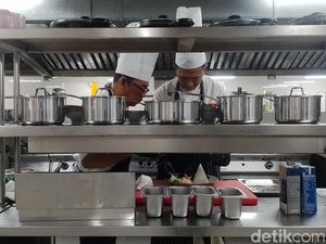 Bebek Bumbu Hitam yang Mengguggah Selera ala Myze Hotel Sumenep Bebek Bumbu Hitam yang Mengguggah Selera ala Myze Hotel Sumenep