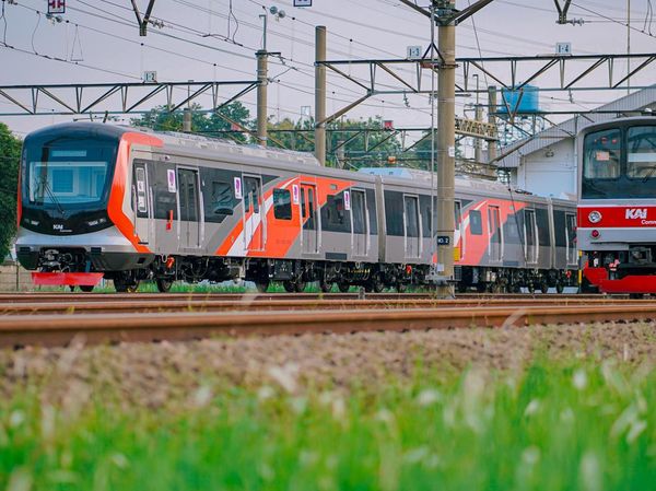 Penampakan KRL Baru dari China Wira-wiri Rute Bogor & Cikarang