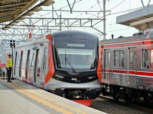 Video: Menjajal KRL Buatan Cina, Ternyata Smooth Banget! Video: Menjajal KRL Buatan Cina, Ternyata Smooth Banget!