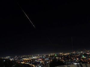 AS Bantu Israel Tembak Jatuh Rudal-rudal Iran AS Bantu Israel Tembak Jatuh Rudal-rudal Iran