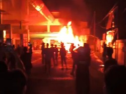 Pete-pete Terbakar di SPBU Kariango Maros Saat Hendak Isi BBM