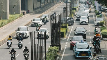 Pramono Anung Berencana Membongkar Tiang Monorel