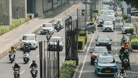 Pramono Anung Berencana Membongkar Tiang Monorel
