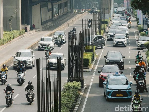 Pramono Anung Berencana Membongkar Tiang Monorel