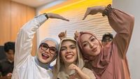 Enin, Oma-Gada, Panggilan 3 Nenek Beken untuk Putra Aaliyah dan Thariq