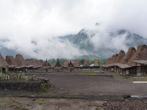 Eksotisme Kampung Adat Gurusina, Permata Budaya di Lereng Gunung Inerie Eksotisme Kampung Adat Gurusina, Permata Budaya di Lereng Gunung Inerie
